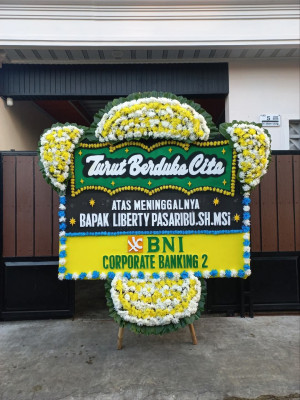 Papan Bunga Duka di Tanah Enam Ratus