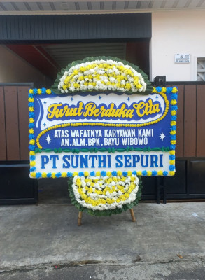 Papan Bunga Duka di Tanah Enam Ratus