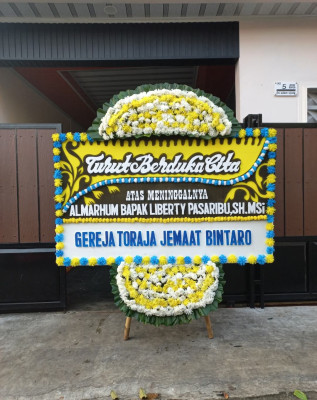 Papan Bunga Duka di Tanah Enam Ratus