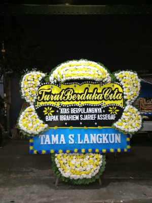 Papan Bunga Duka di Tanah Enam Ratus